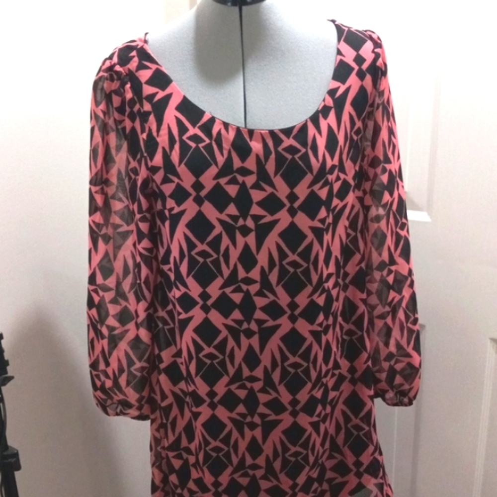 Charolette Russe Sz Med, Black & Rose colored Geometric  Midi Dress